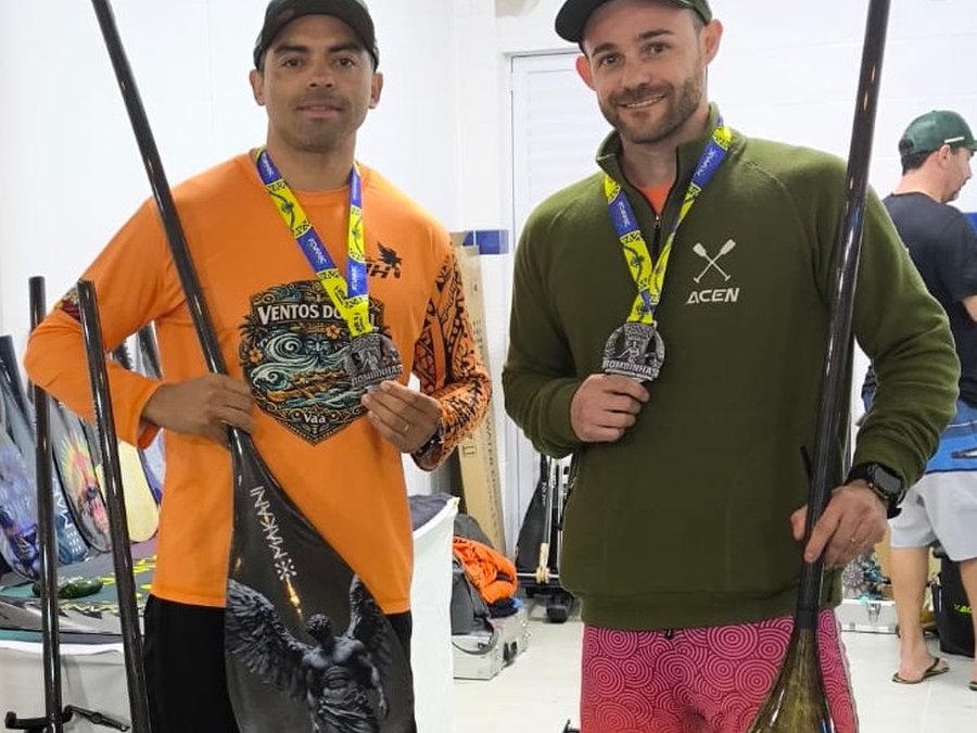 Gabriel Salvati e Jeferson Silva com medalhas no Campeonato Catarinense de Va'a